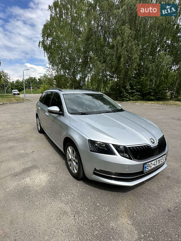 Универсал Skoda Octavia 2018 в Золочеве