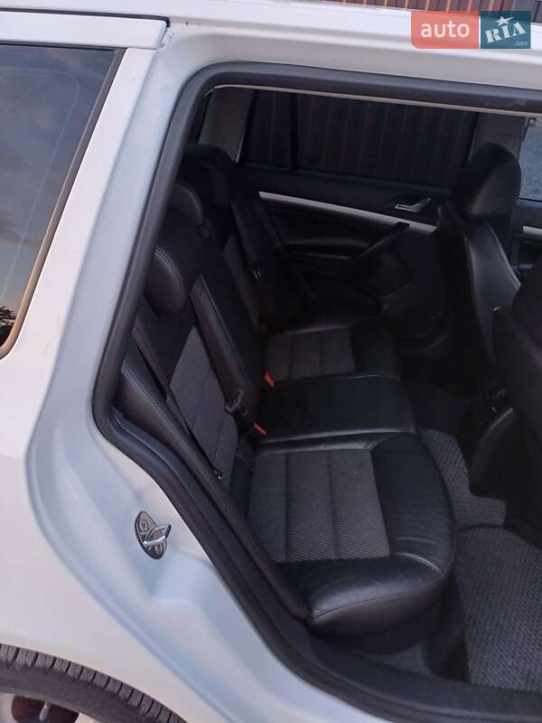 Универсал Skoda Octavia 2010 в Лановцах