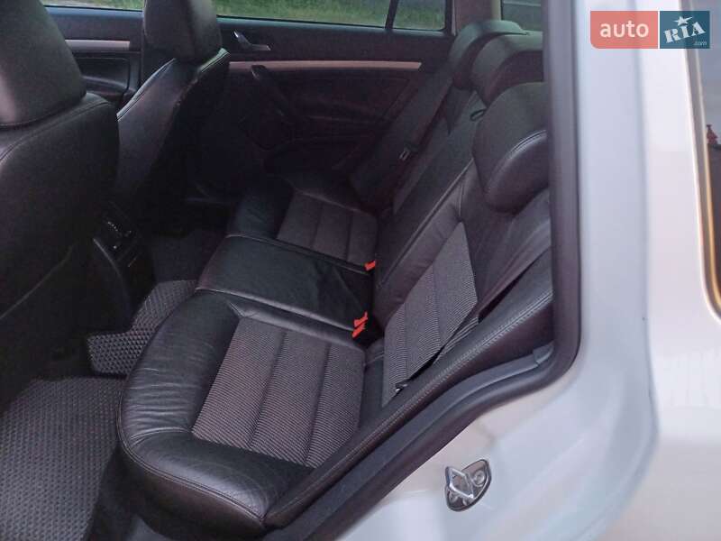 Универсал Skoda Octavia 2010 в Лановцах