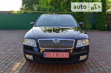 Лифтбек Skoda Octavia 2006 в Хороле