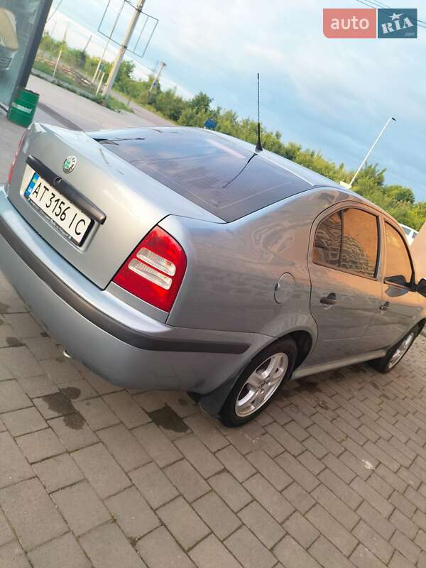 Лифтбек Skoda Octavia 2004 в Тлумаче