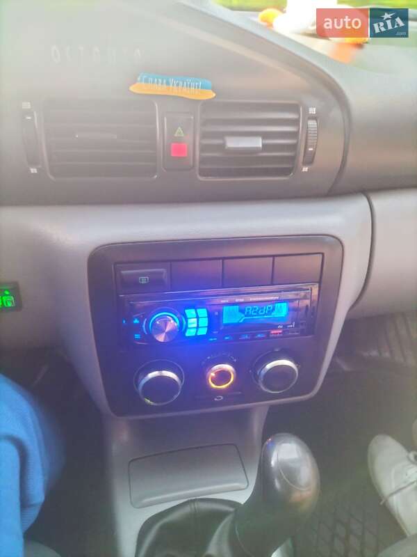 Лифтбек Skoda Octavia 2004 в Тлумаче