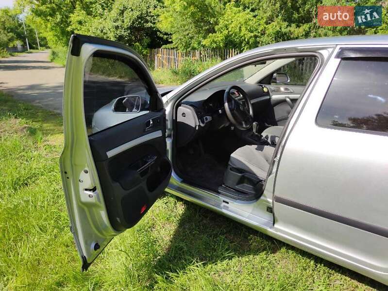 Ліфтбек Skoda Octavia 2008 в Дніпрі