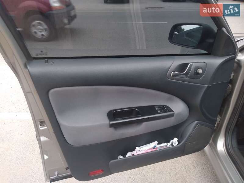 Ліфтбек Skoda Octavia 2010 в Черкасах