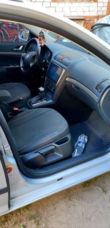 Універсал Skoda Octavia 2008 в Коростишеві