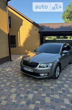 Лифтбек Skoda Octavia 2014 в Кропивницком