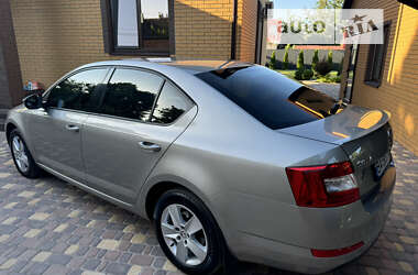 Лифтбек Skoda Octavia 2014 в Кропивницком