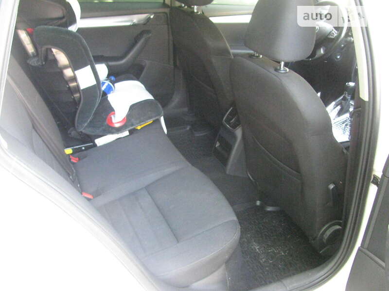 Універсал Skoda Octavia 2014 в Києві фото 20 Універсал Skoda Octavia 2014 в Києві