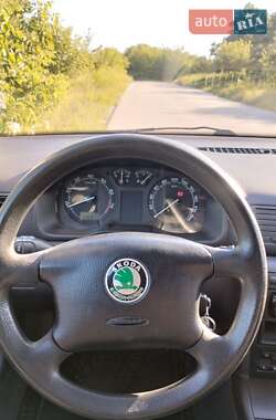 Лифтбек Skoda Octavia 2004 в 
