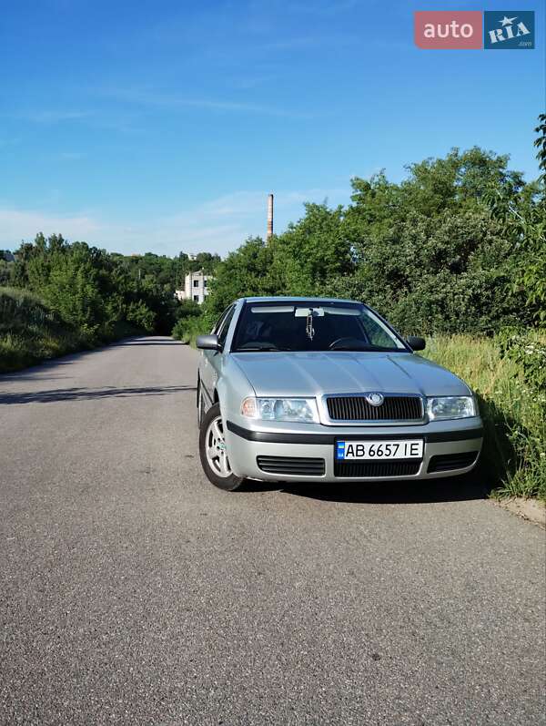 Лифтбек Skoda Octavia 2004 в 