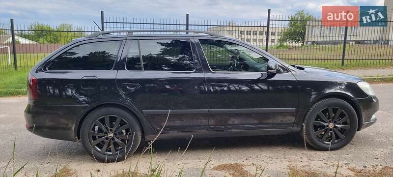 Універсал Skoda Octavia 2012 в Сумах