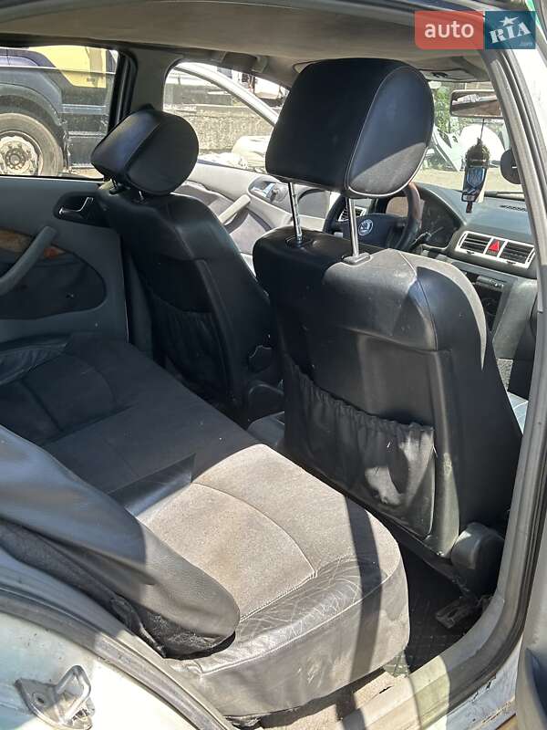Лифтбек Skoda Octavia 2001 в Кривом Роге