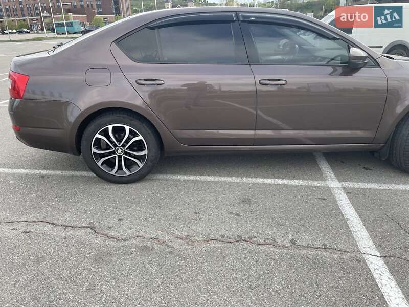 Лифтбек Skoda Octavia 2015 в Киеве фото 8 Лифтбек Skoda Octavia 2015 в Киеве