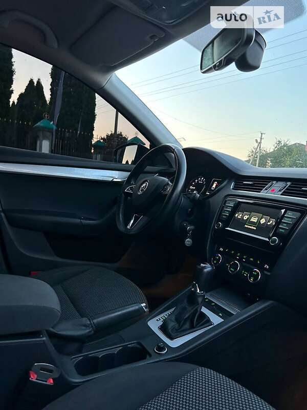 Универсал Skoda Octavia 2015 в Дубно