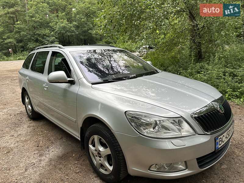 Універсал Skoda Octavia 2010 в Бродах