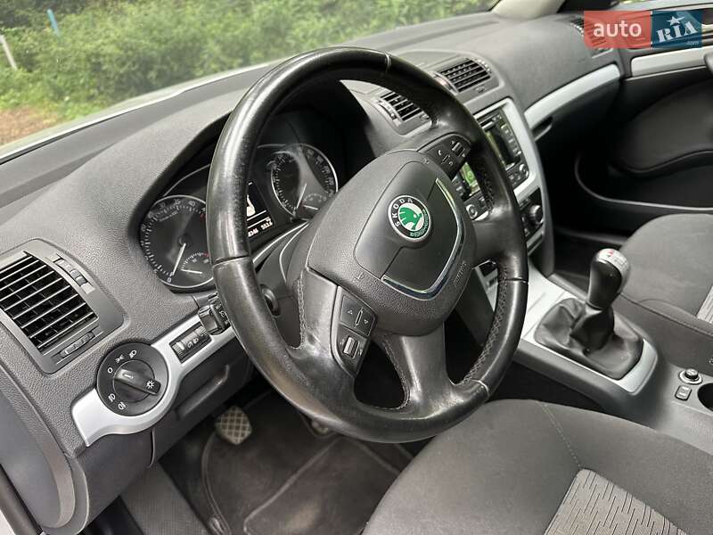 Універсал Skoda Octavia 2010 в Бродах