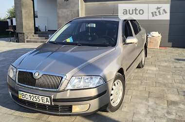 Лифтбек Skoda Octavia 2009 в Львове