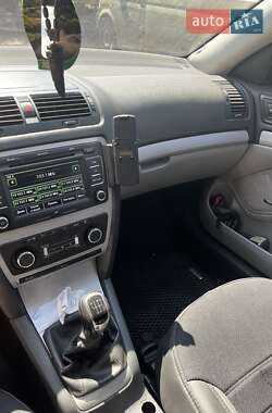 Универсал Skoda Octavia 2012 в 