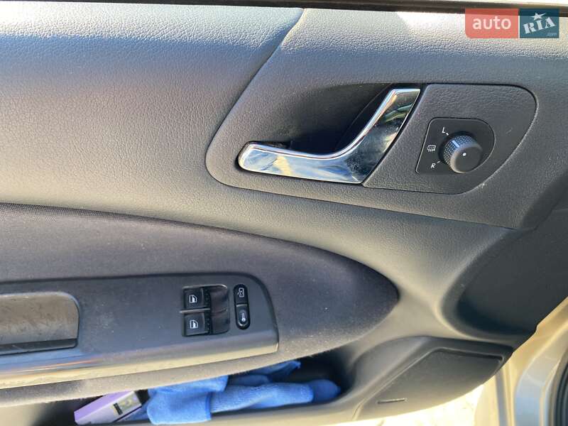 Универсал Skoda Octavia 2006 в Коростене