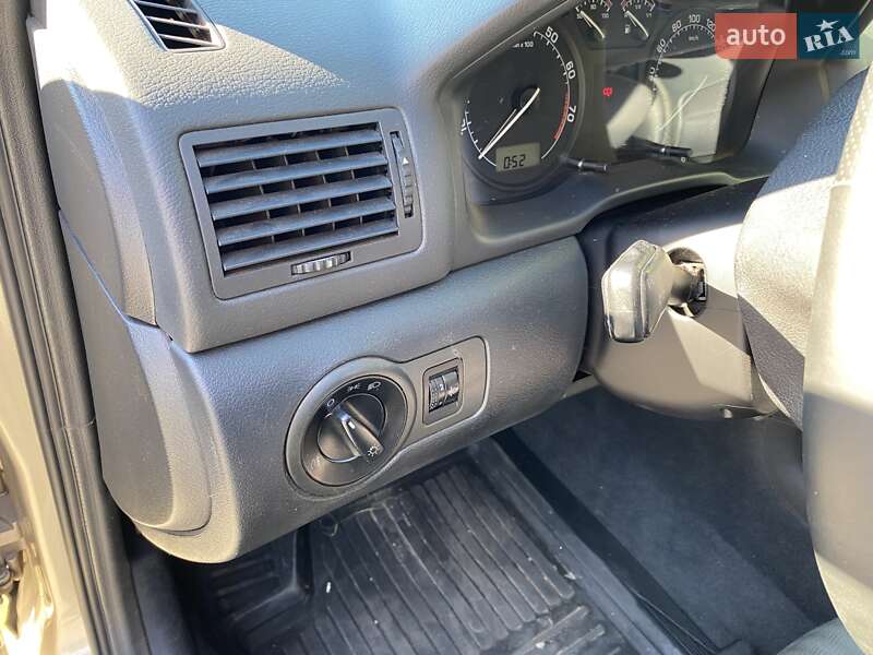 Универсал Skoda Octavia 2006 в Коростене