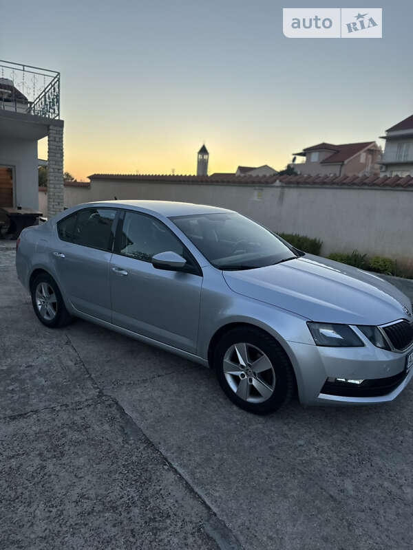 Лифтбек Skoda Octavia 2017 в Тячеве