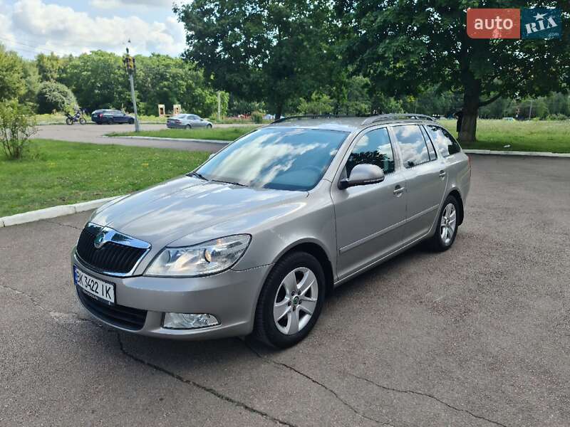 Універсал Skoda Octavia 2012 в Острозі