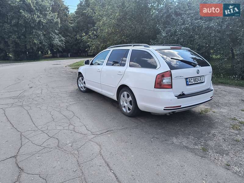 Универсал Skoda Octavia 2009 в Нововолынске