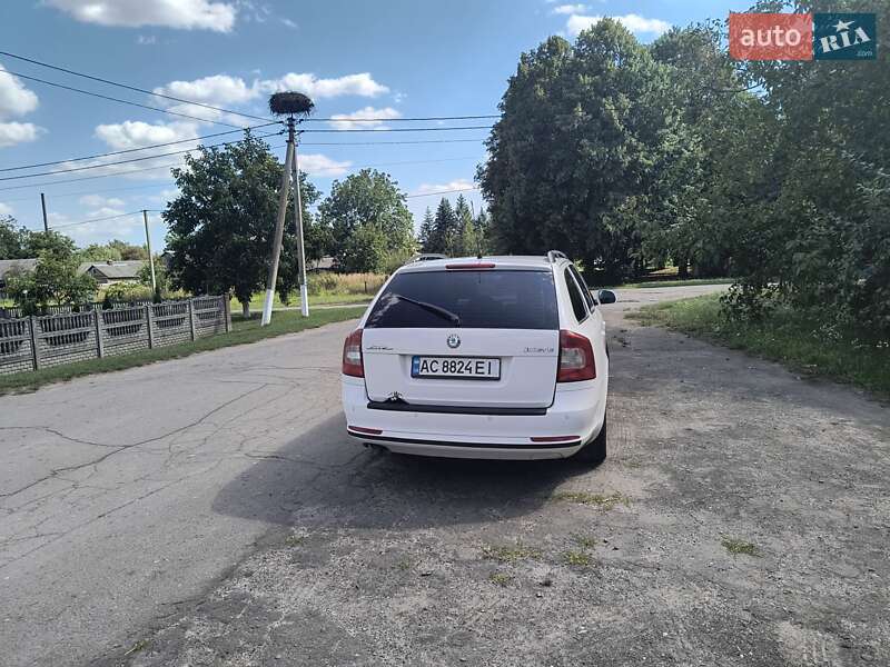 Универсал Skoda Octavia 2009 в Нововолынске