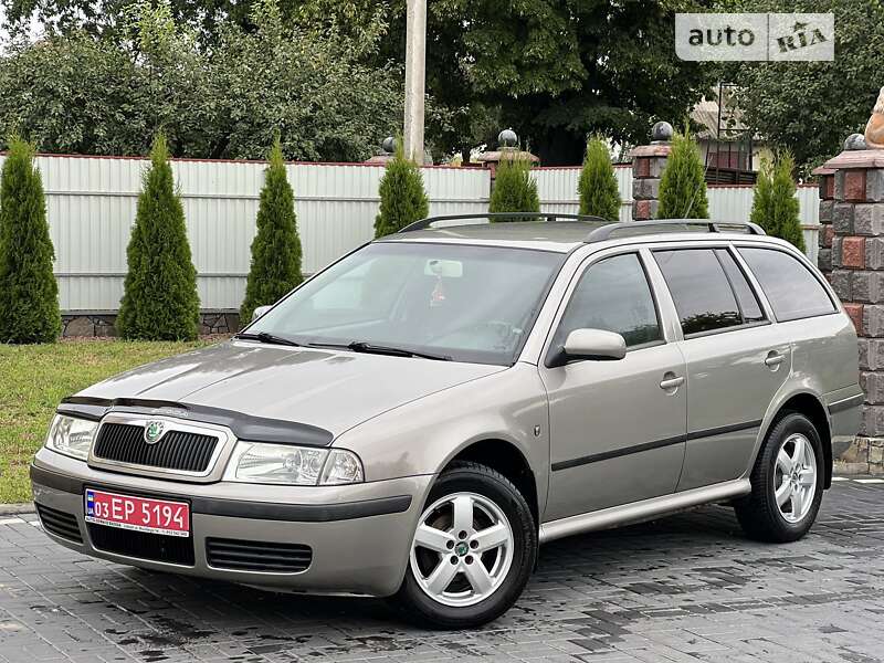 Универсал Skoda Octavia 2010 в Луцке