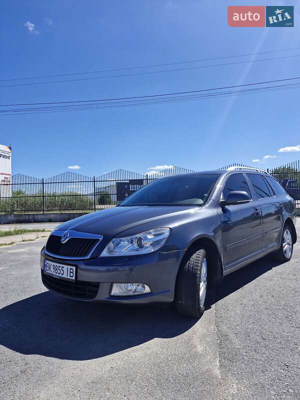 Універсал Skoda Octavia 2011 в Житомирі