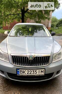 Лифтбек Skoda Octavia 2010 в Ровно