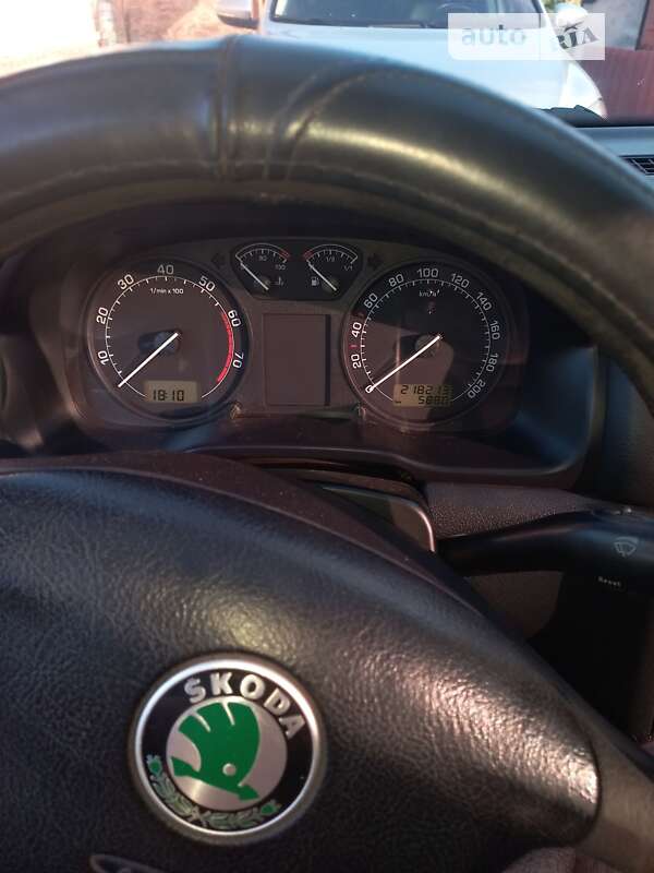 Лифтбек Skoda Octavia 2004 в Чугуеве