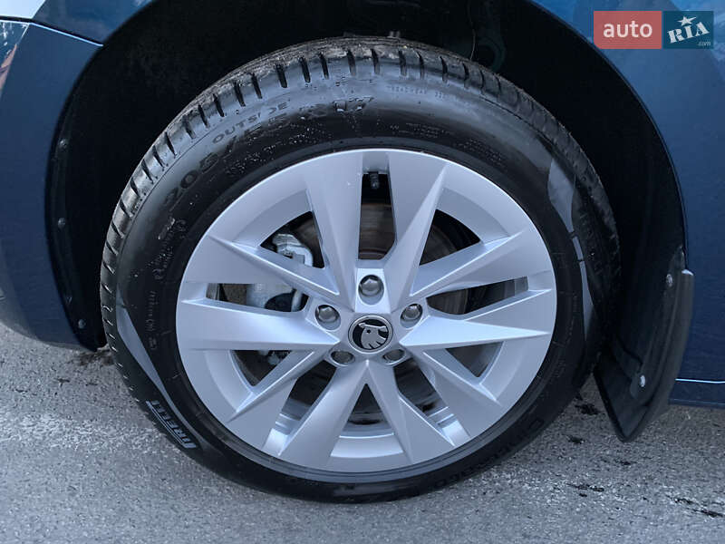 Лифтбек Skoda Octavia 2023 в Кобеляках фото 12 Лифтбек Skoda Octavia 2023 в Кобеляках