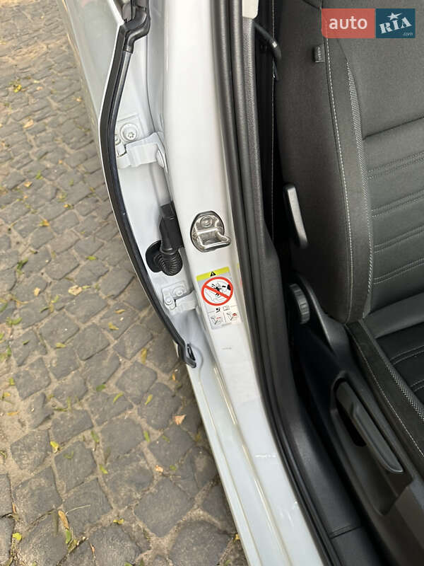 Универсал Skoda Octavia 2017 в Остроге