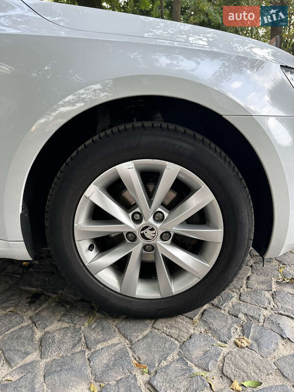 Универсал Skoda Octavia 2017 в Остроге