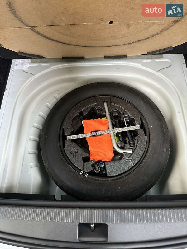 Универсал Skoda Octavia 2017 в Остроге