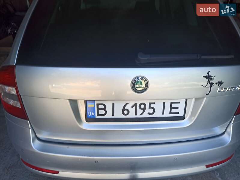 Универсал Skoda Octavia 2011 в Хороле