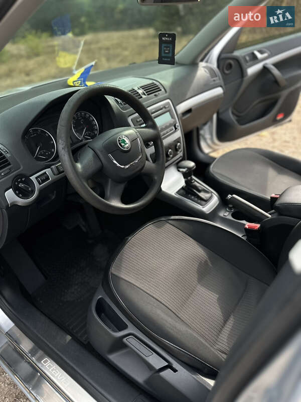 Лифтбек Skoda Octavia 2012 в Кропивницком