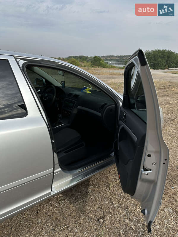 Лифтбек Skoda Octavia 2012 в Кропивницком