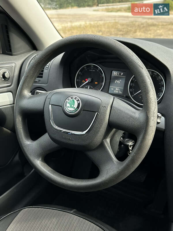 Лифтбек Skoda Octavia 2012 в Кропивницком