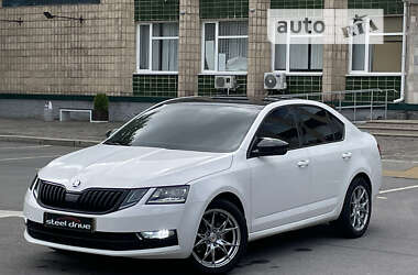 Лифтбек Skoda Octavia 2017 в Николаеве