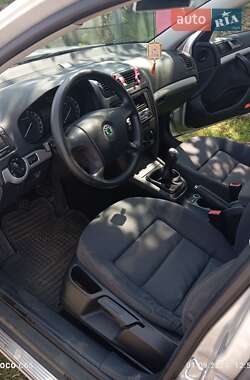 Лифтбек Skoda Octavia 2005 в 