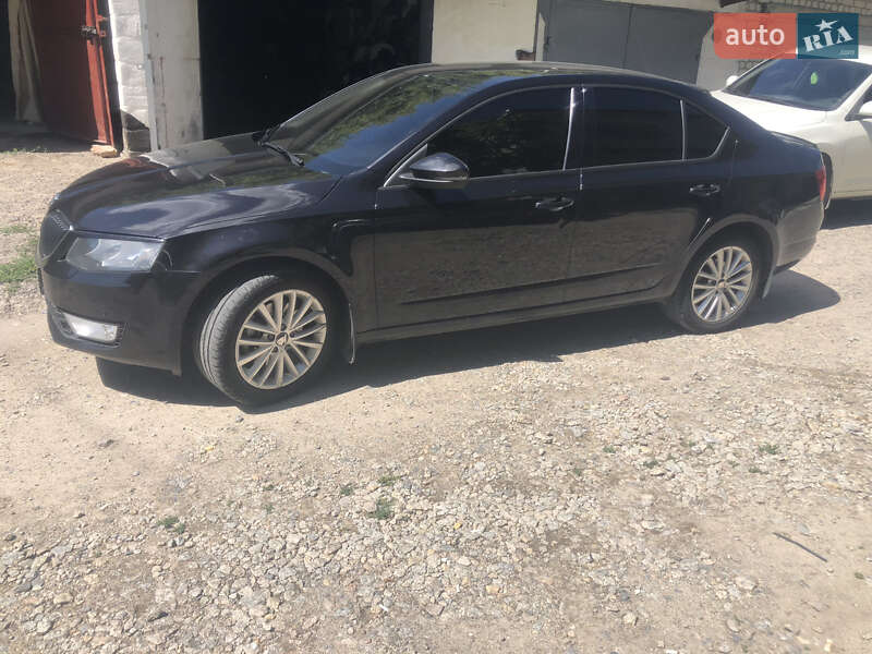 Лифтбек Skoda Octavia 2014 в Кропивницком