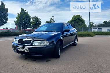 Лифтбек Skoda Octavia 2004 в Василькове