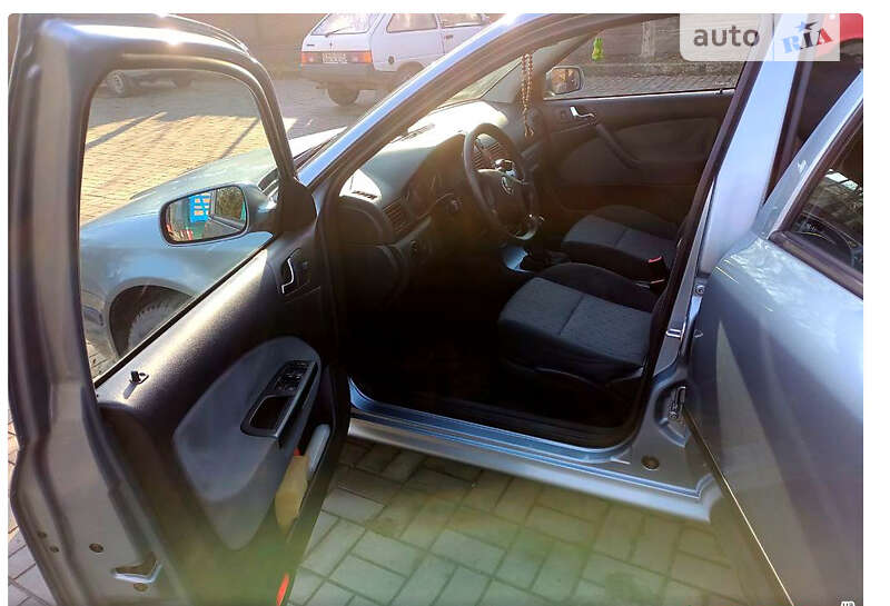 Універсал Skoda Octavia 2003 в Новомосковську