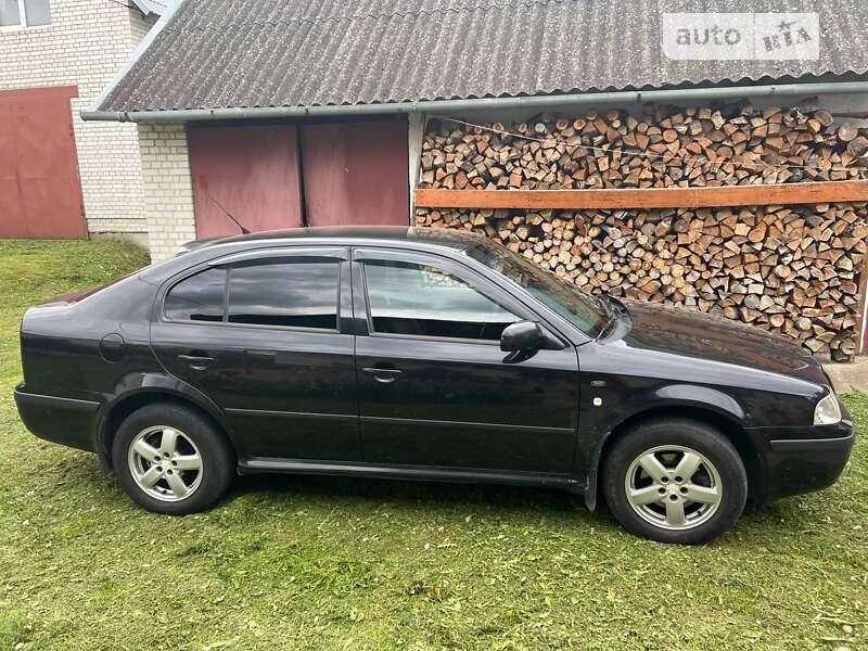 Лифтбек Skoda Octavia 2004 в Львове