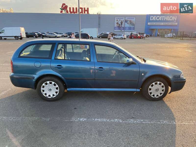 Універсал Skoda Octavia 2002 в Києві