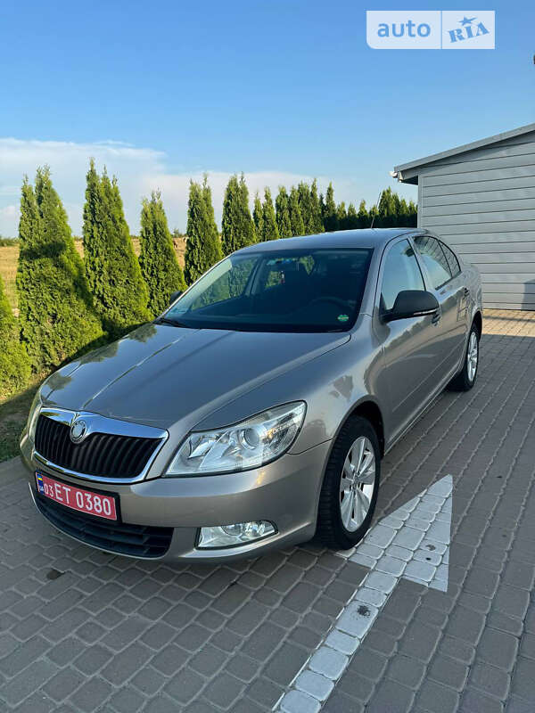 Ліфтбек Skoda Octavia 2010 в Городку