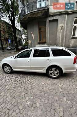 Универсал Skoda Octavia 2012 в 