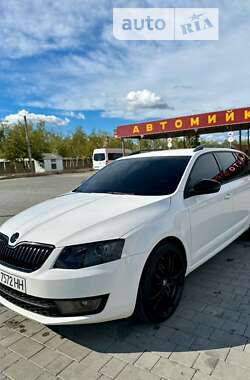 Универсал Skoda Octavia 2015 в Виноградове